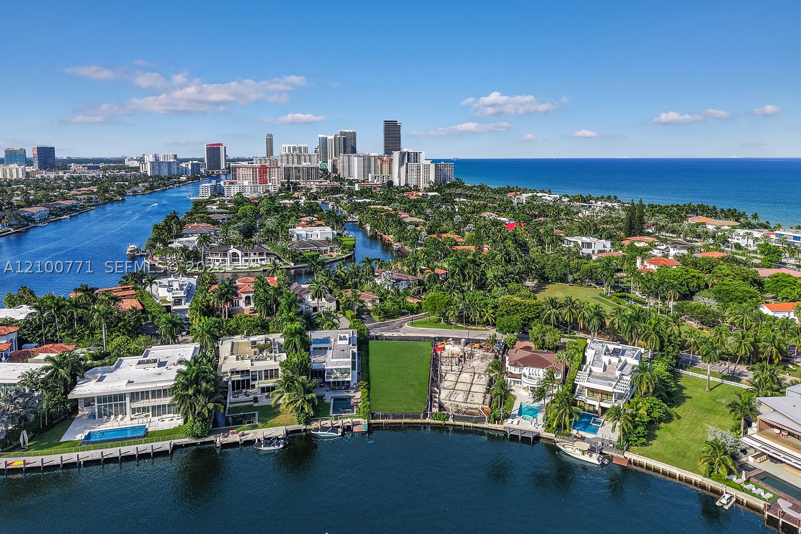 476 N Parkway Pkwy, Golden Beach FL 33160