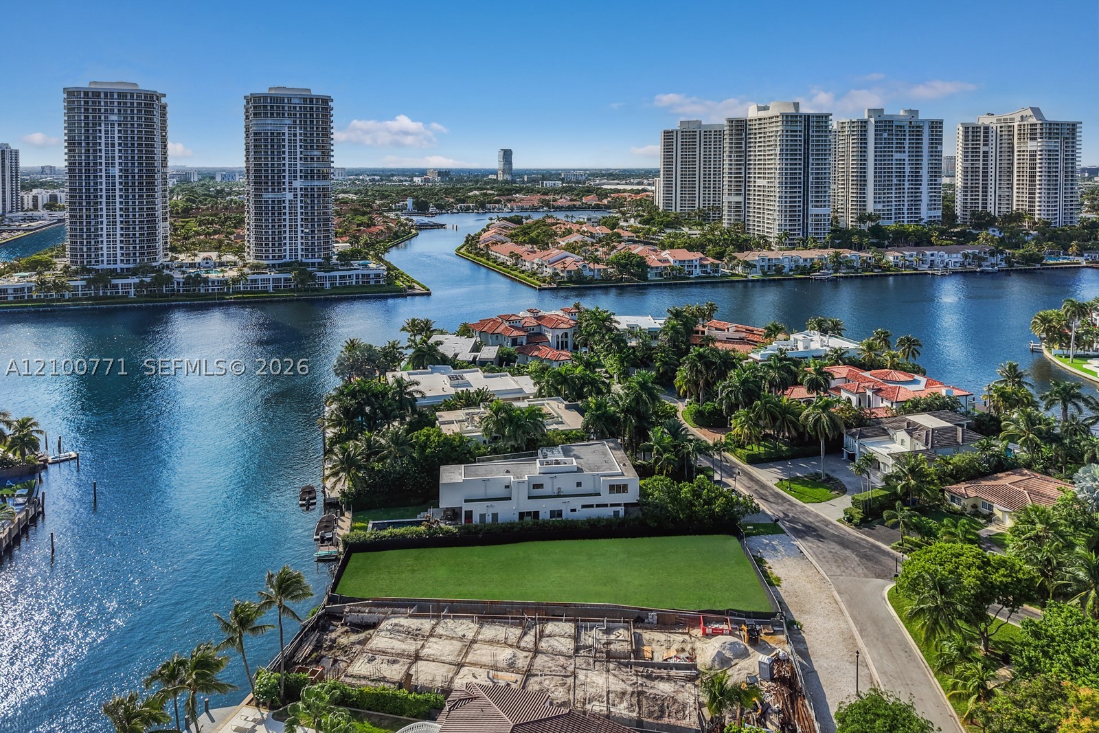 476 N Parkway Pkwy, Golden Beach FL 33160
