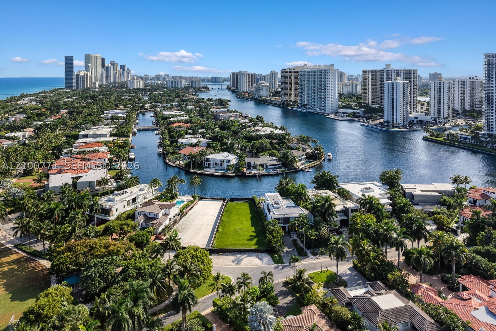 476 N Parkway Pkwy, Golden Beach FL 33160