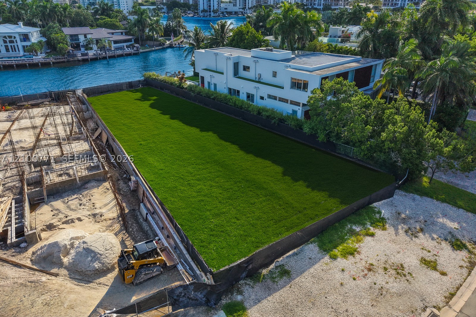 476 N Parkway Pkwy, Golden Beach FL 33160