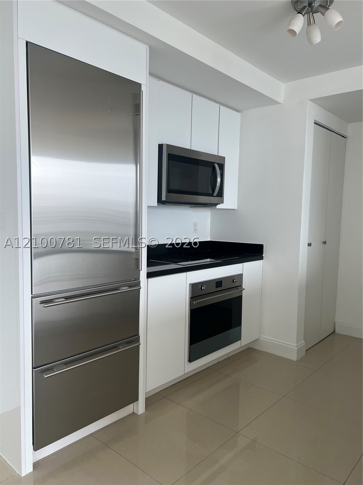 92 SW 3rd St #5102, Miami FL 33130