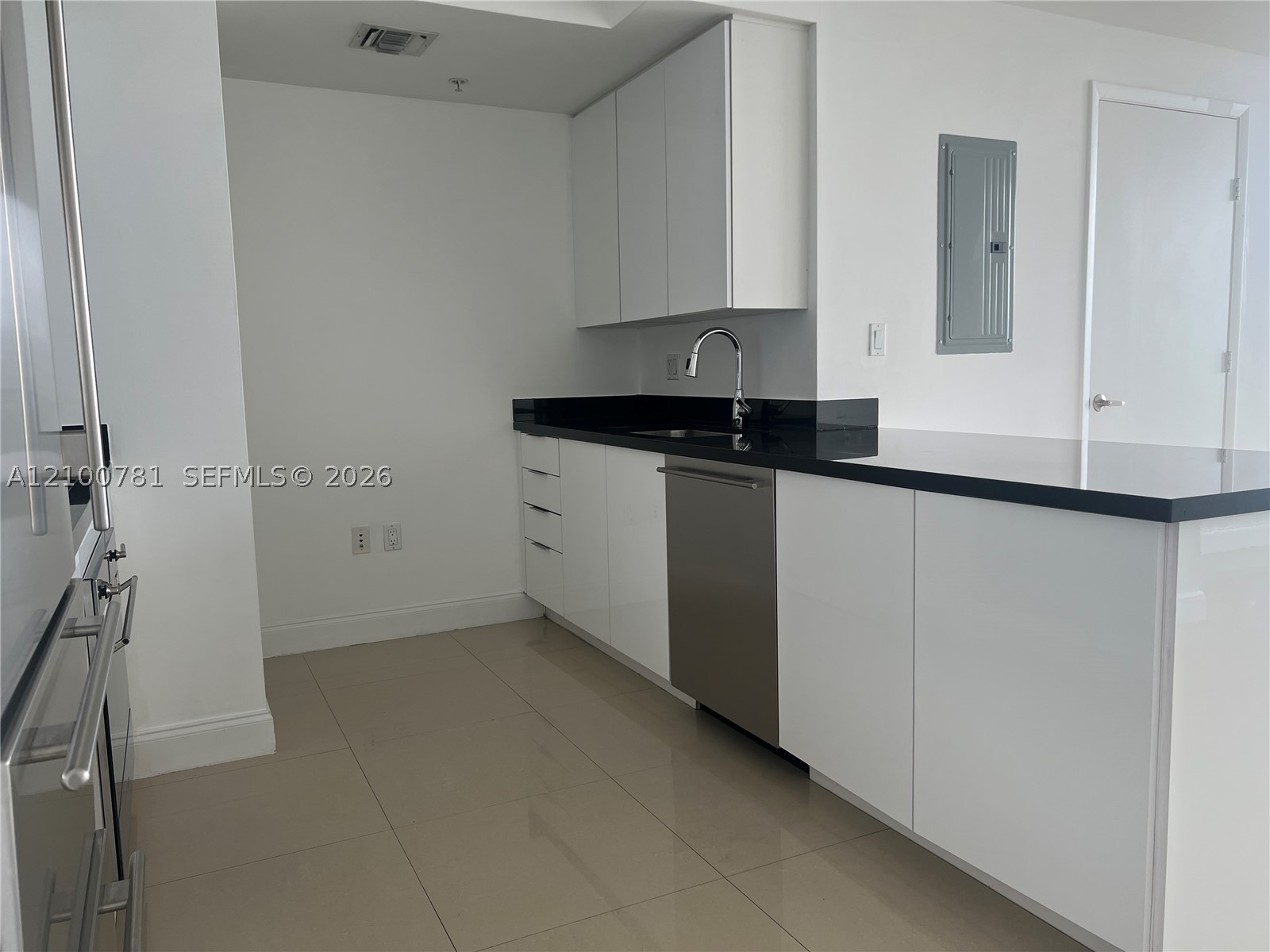 92 SW 3rd St #5102, Miami FL 33130