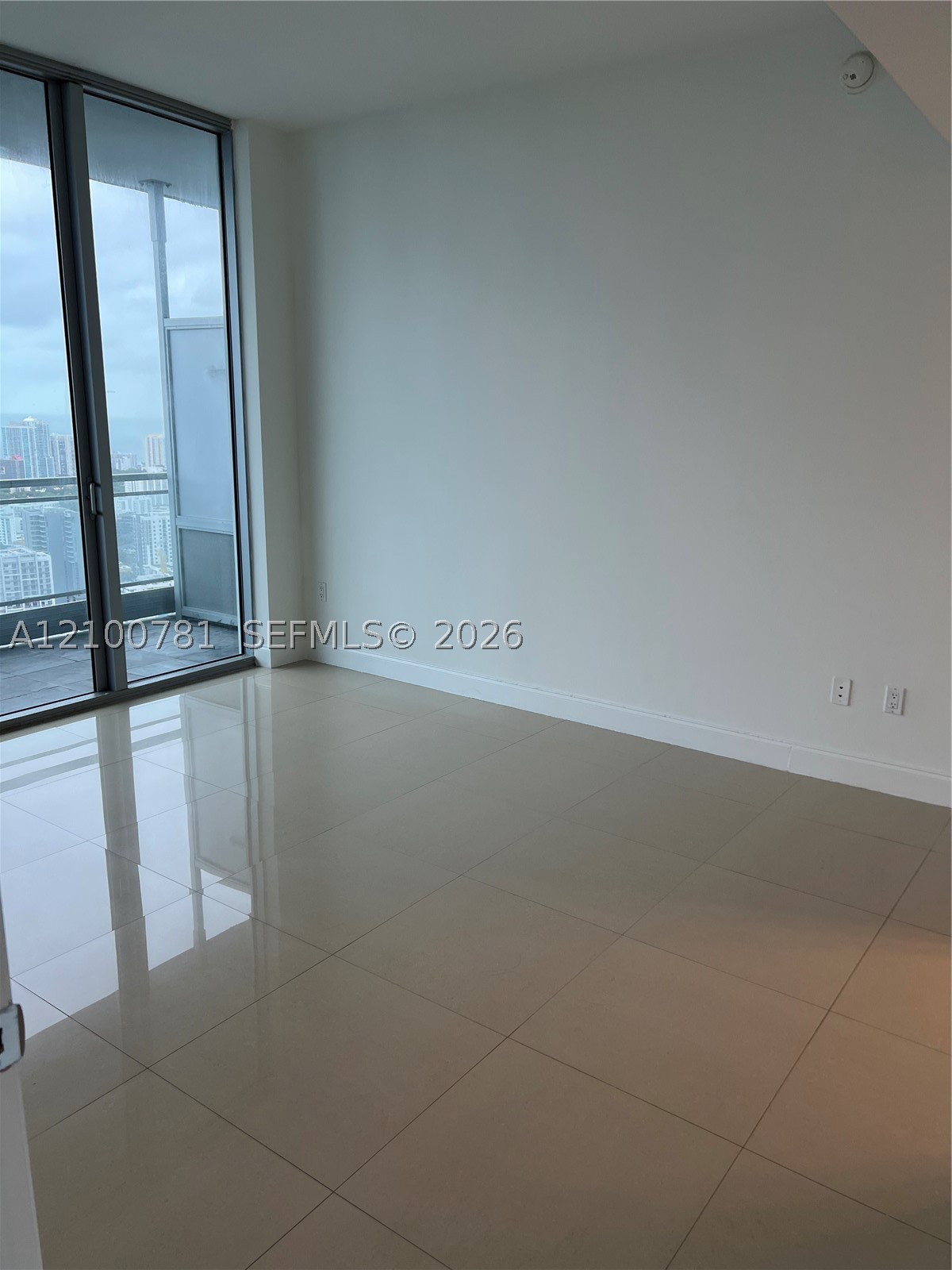92 SW 3rd St #5102, Miami FL 33130