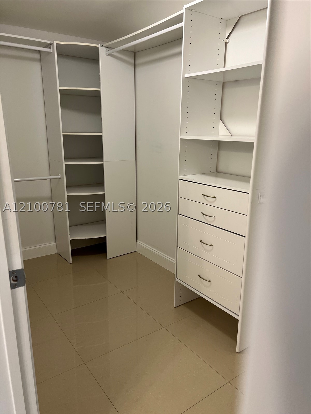 92 SW 3rd St #5102, Miami FL 33130