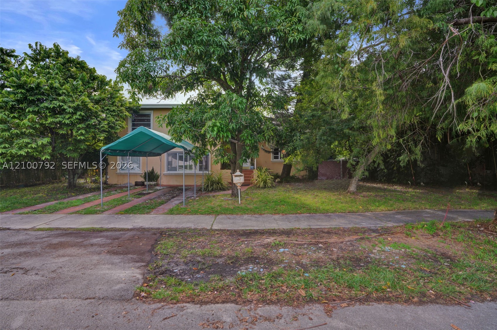 2210 SW 79th Ct, Miami FL 33155