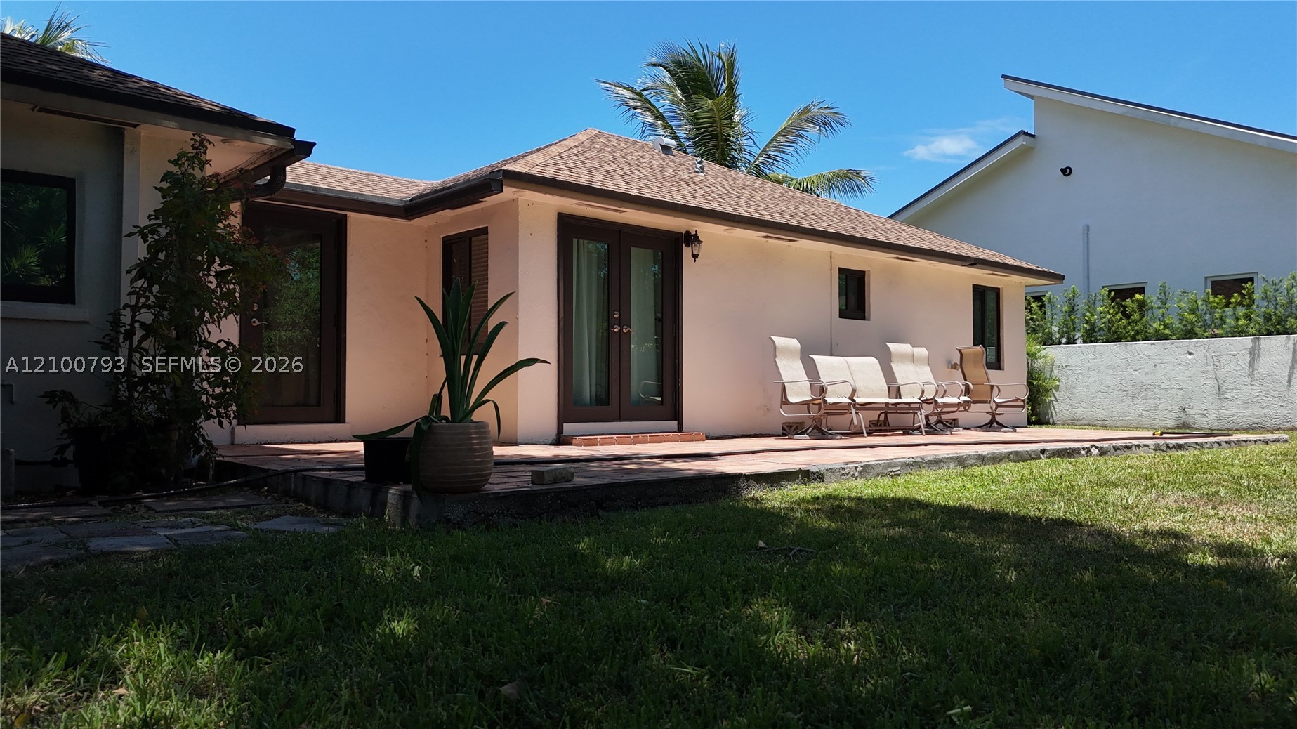 3208 Beacon St, Pompano Beach FL 33062