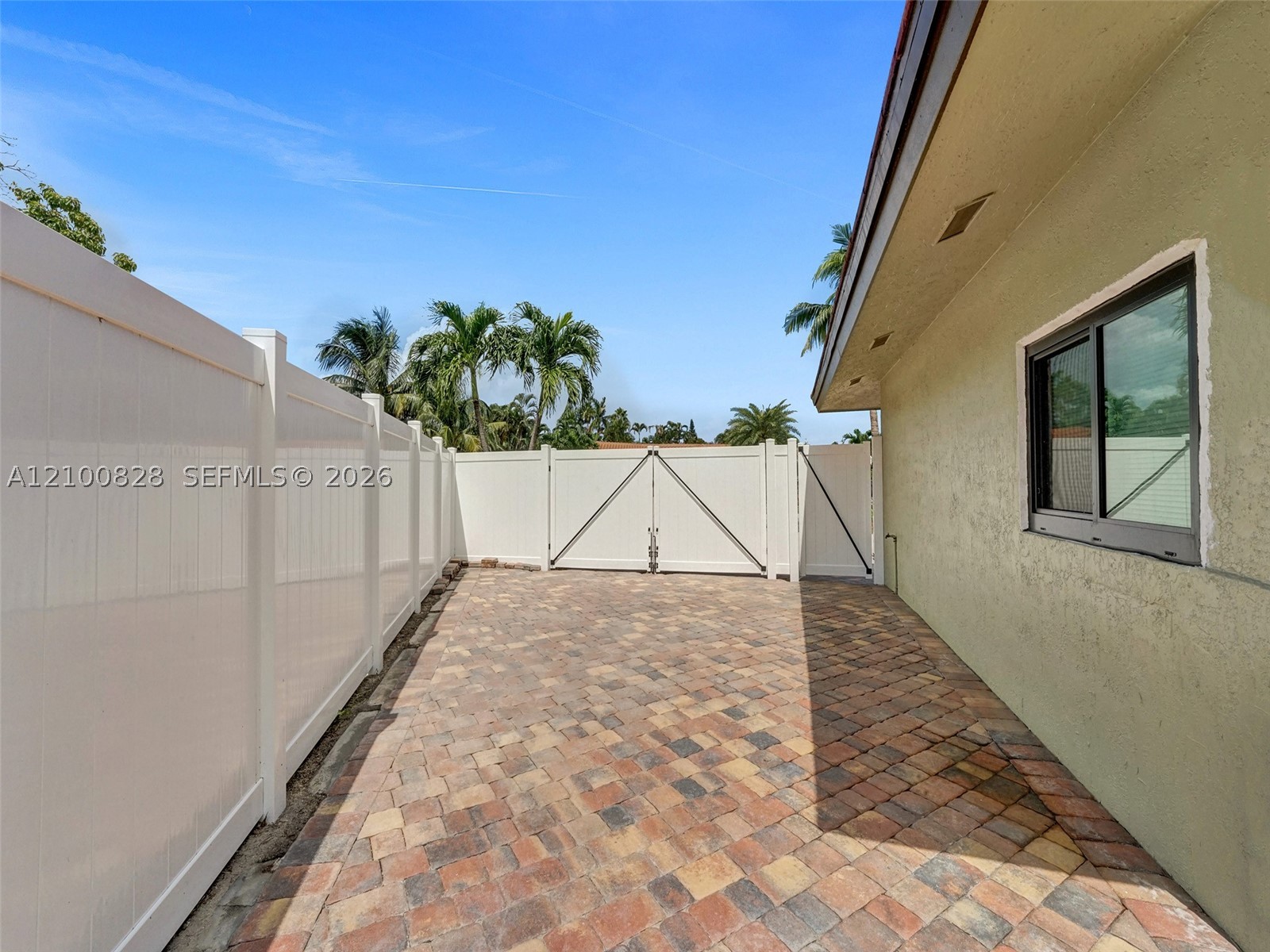 2756 NE 33rd St, Fort Lauderdale FL 33306
