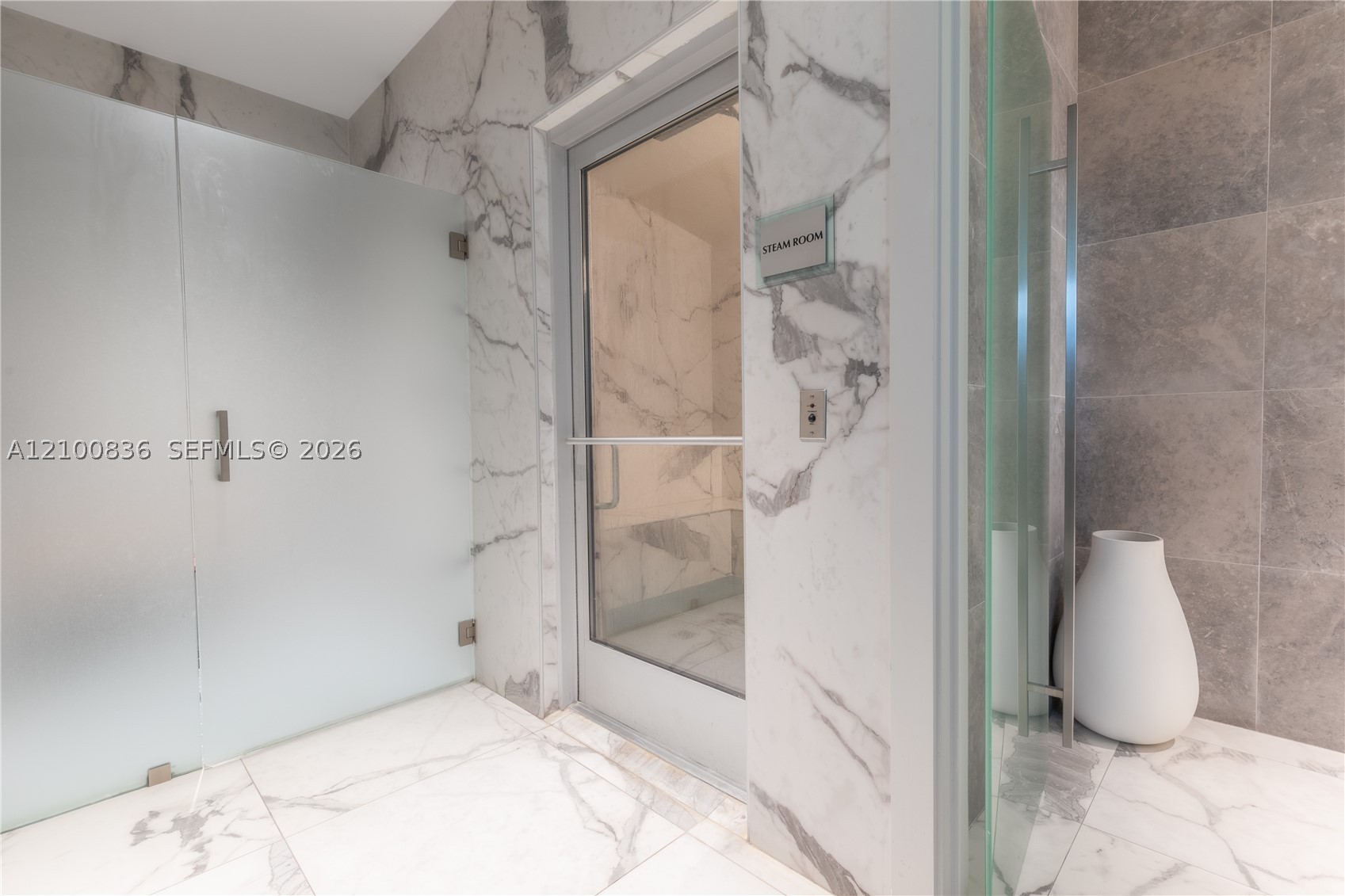 90 SW 3rd St #1910, Miami FL 33130