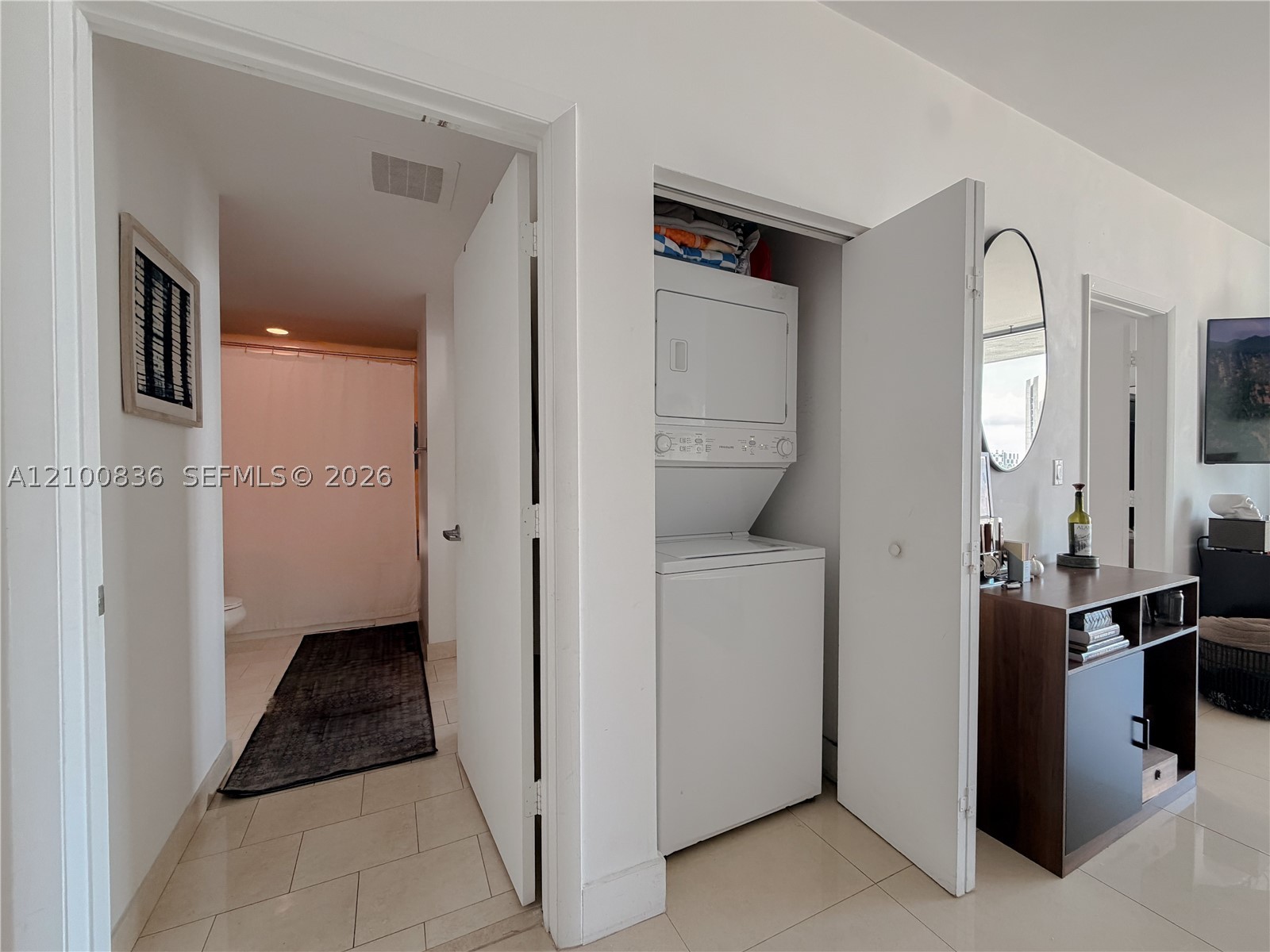 90 SW 3rd St #1910, Miami FL 33130