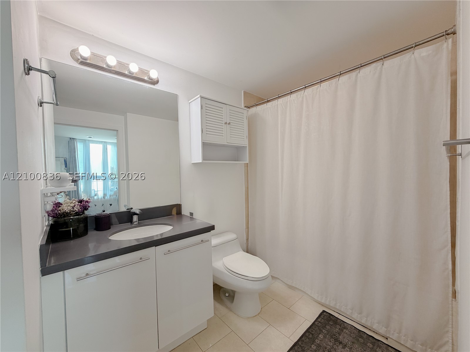 90 SW 3rd St #1910, Miami FL 33130