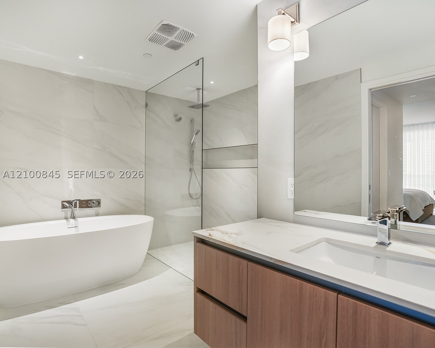 407 N Riverside Dr #504, Pompano Beach FL 33062
