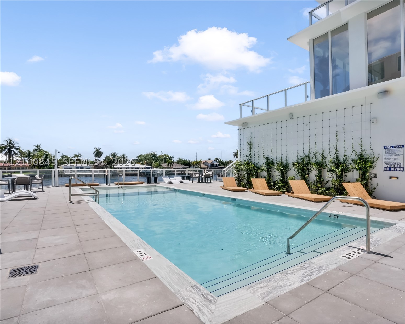 407 N Riverside Dr #504, Pompano Beach FL 33062