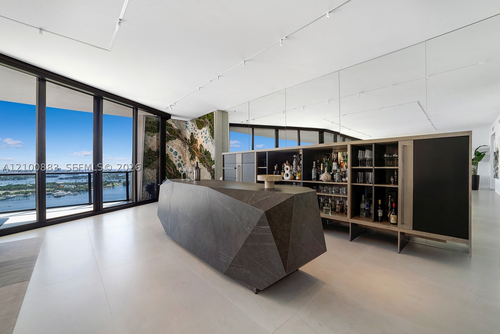1000 Biscayne Blvd #3302, Miami FL 33132