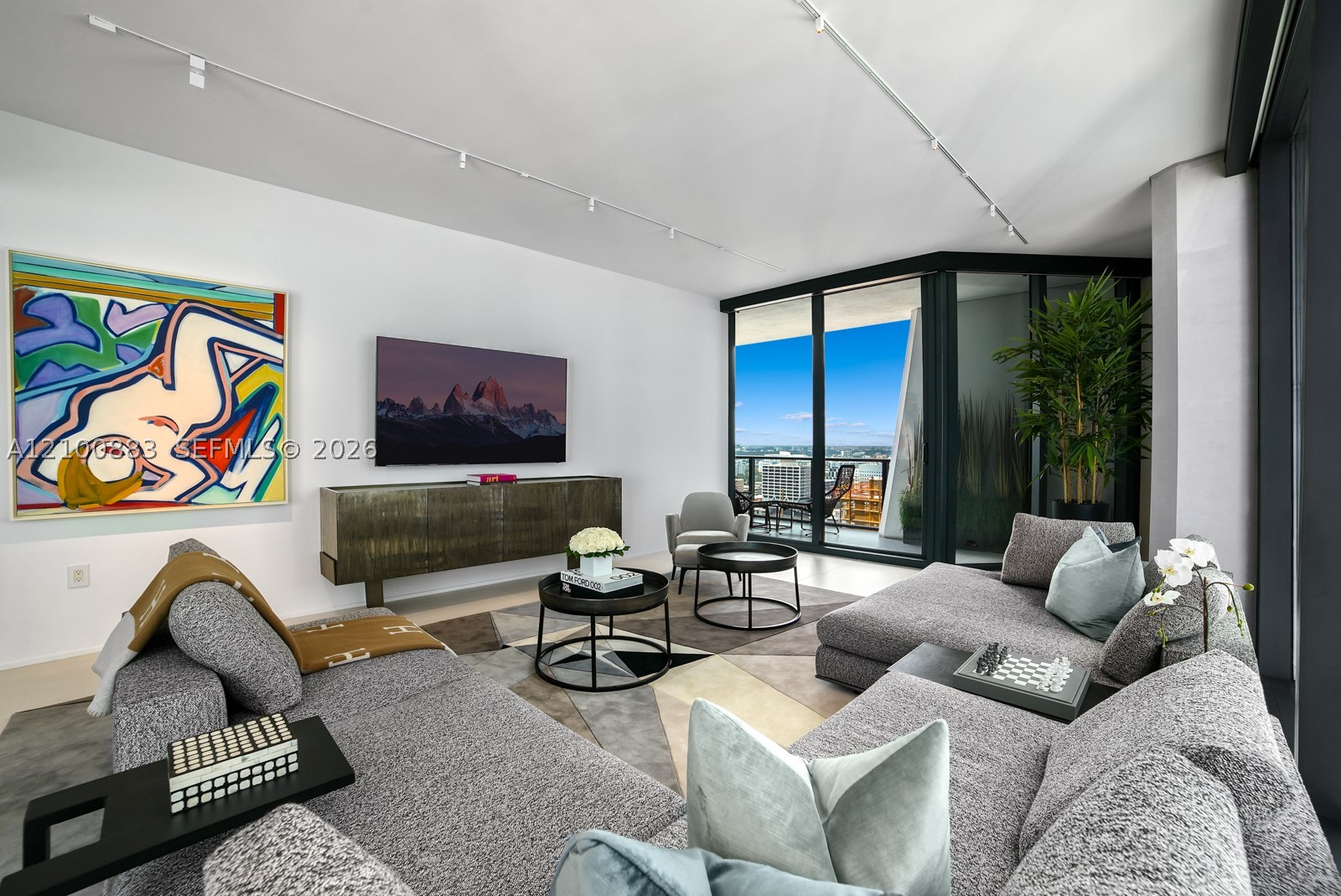 1000 Biscayne Blvd #3302, Miami FL 33132