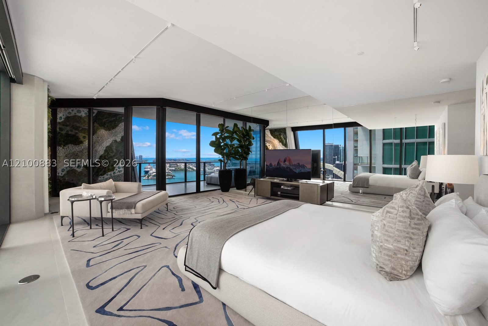 1000 Biscayne Blvd #3302, Miami FL 33132