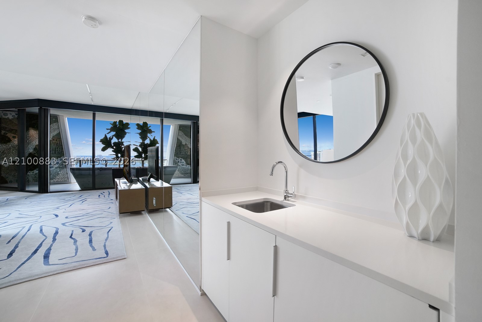 1000 Biscayne Blvd #3302, Miami FL 33132