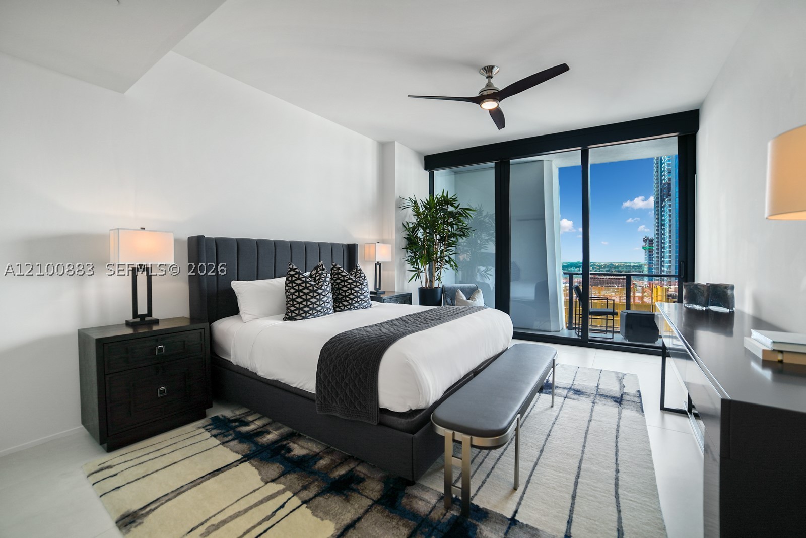 1000 Biscayne Blvd #3302, Miami FL 33132