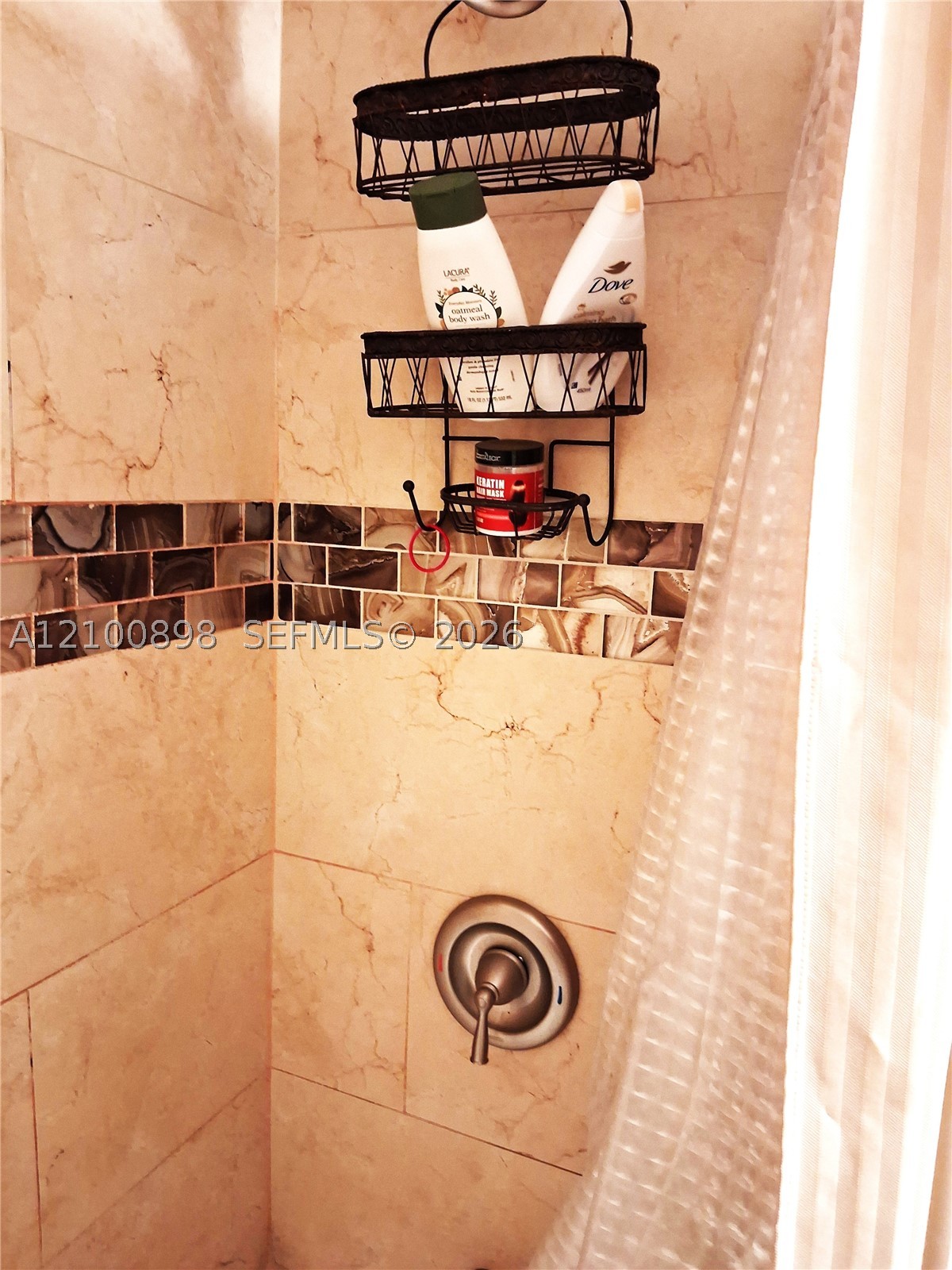 108 Wimbledon Lake Dr, Plantation FL 33324