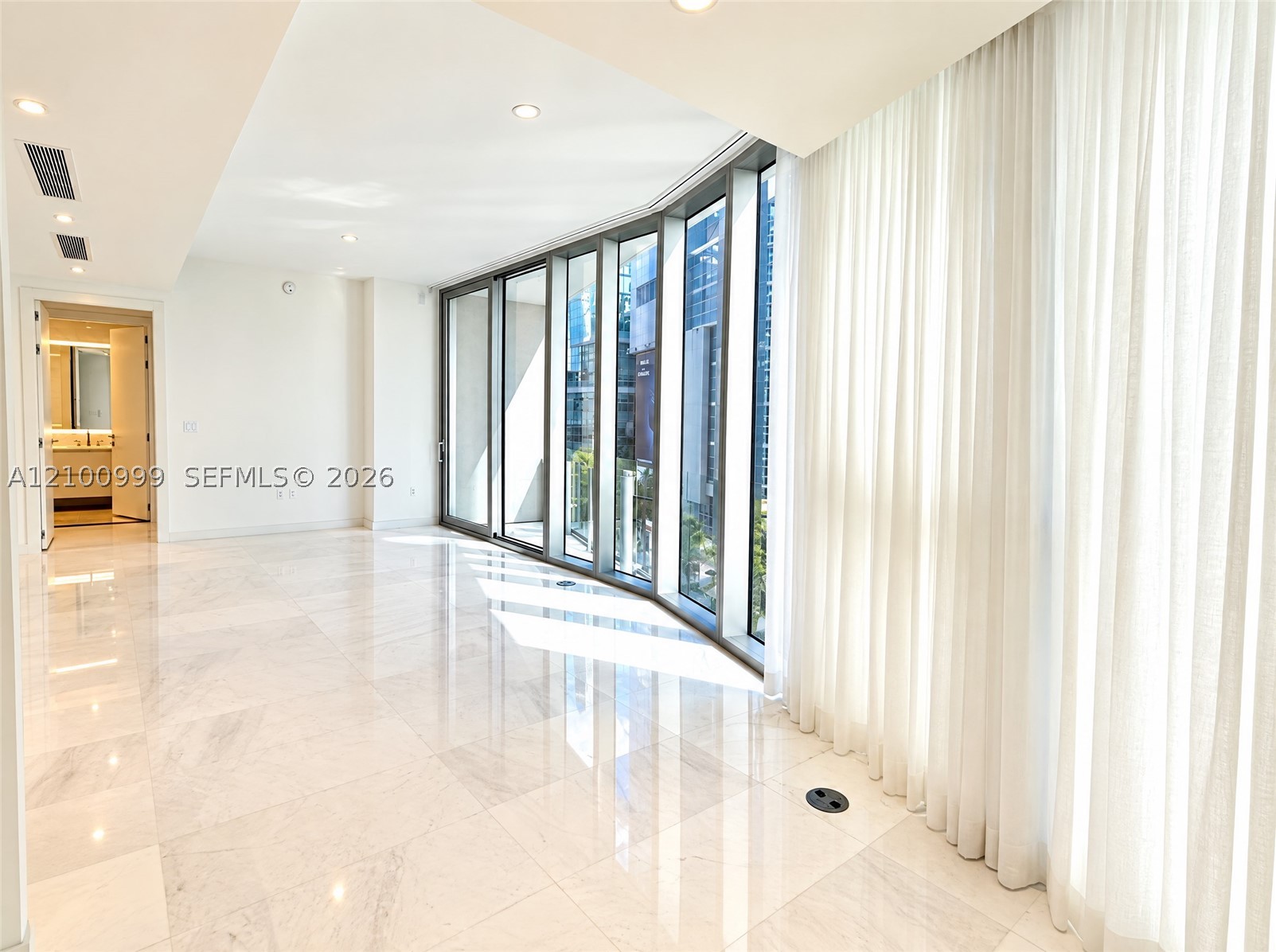 300 Biscayne Boulevard Way #506E, Miami FL 33131