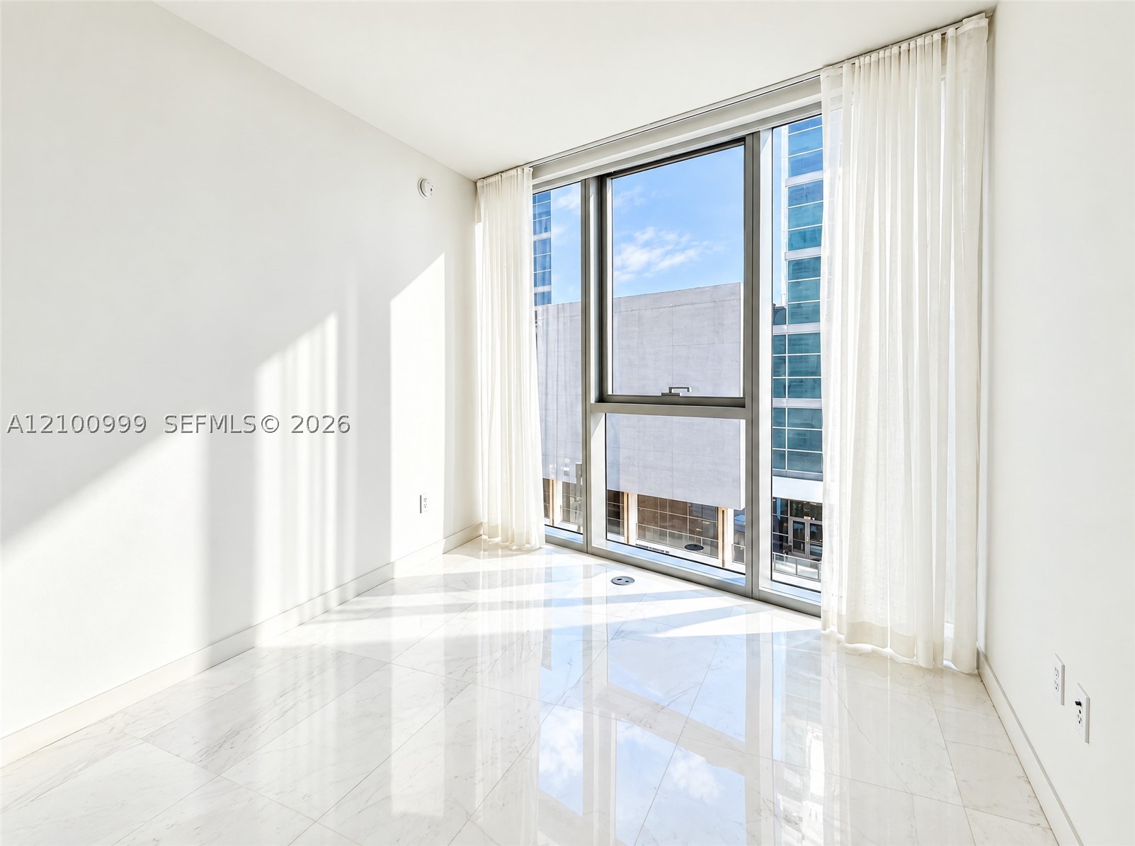300 Biscayne Boulevard Way #506E, Miami FL 33131