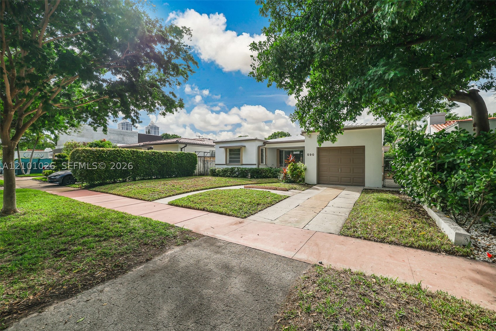 590 W 50th St, Miami Beach FL 33140