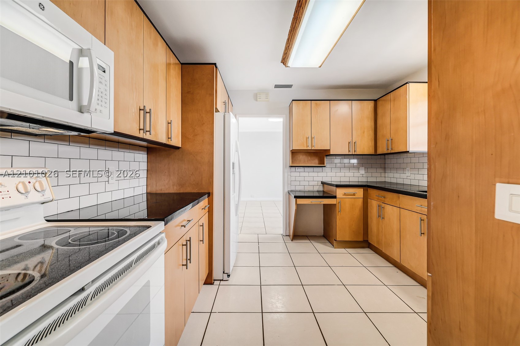 590 W 50th St, Miami Beach FL 33140