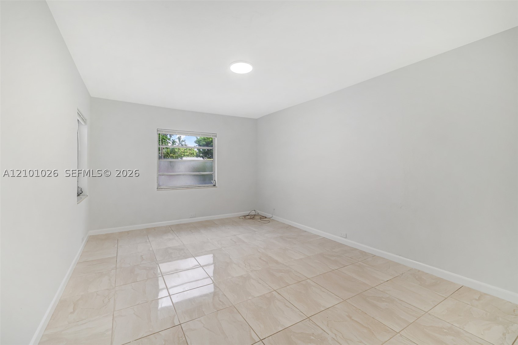 590 W 50th St, Miami Beach FL 33140