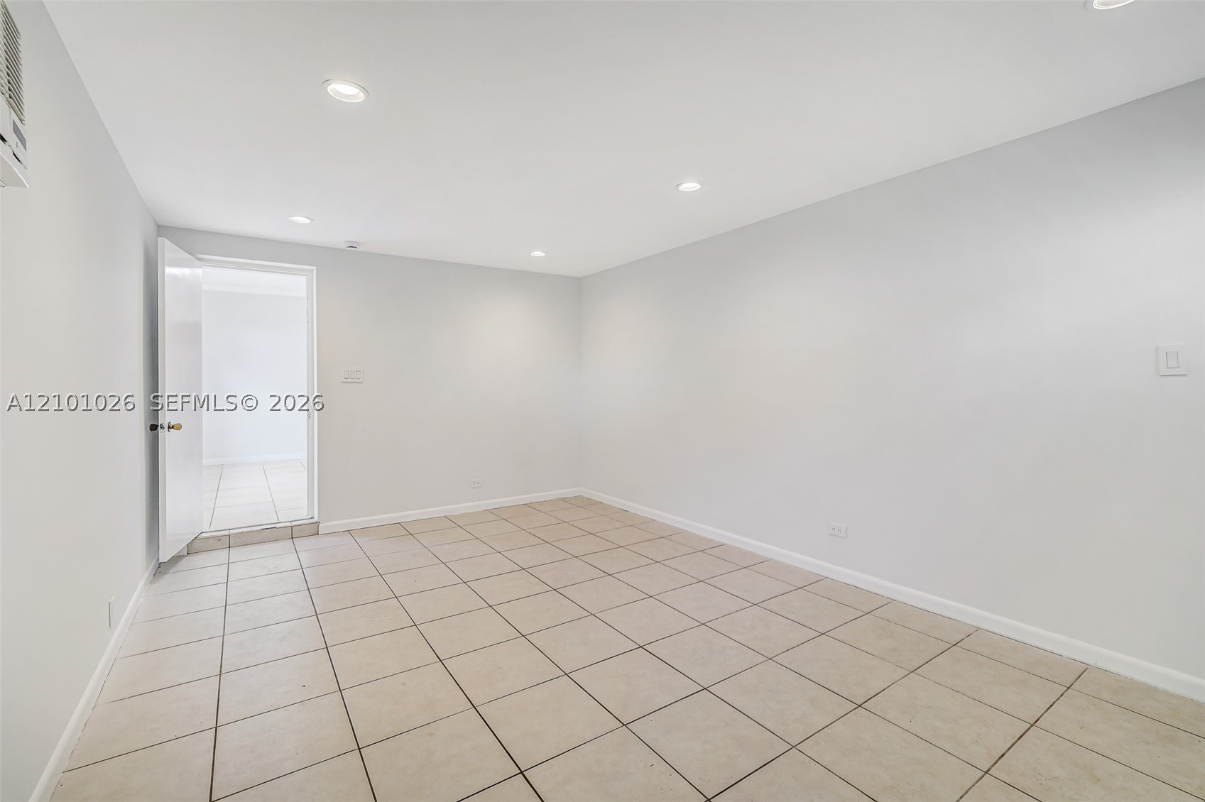 590 W 50th St, Miami Beach FL 33140