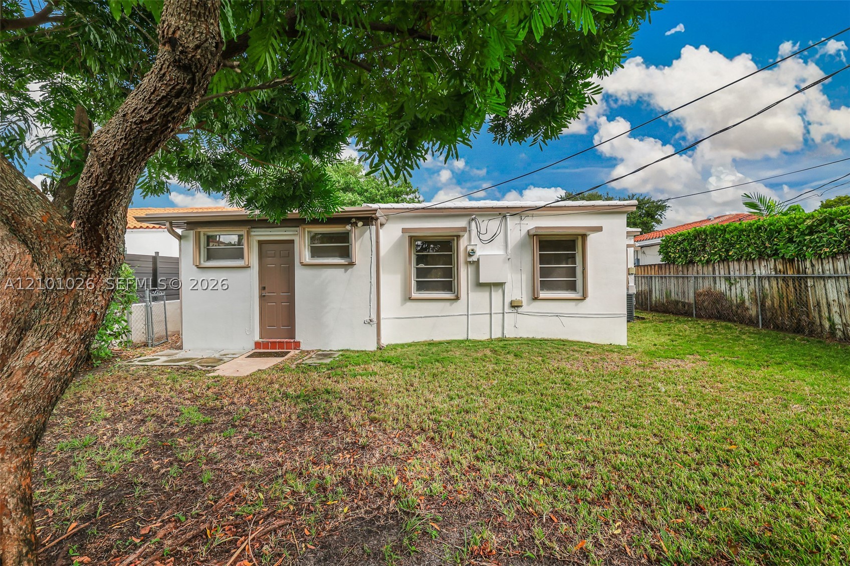 590 W 50th St, Miami Beach FL 33140