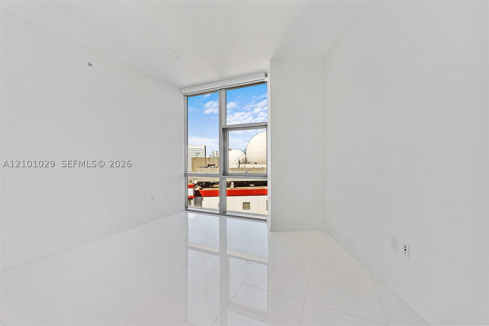 851 NE 1st Ave #1012, Miami FL 33132