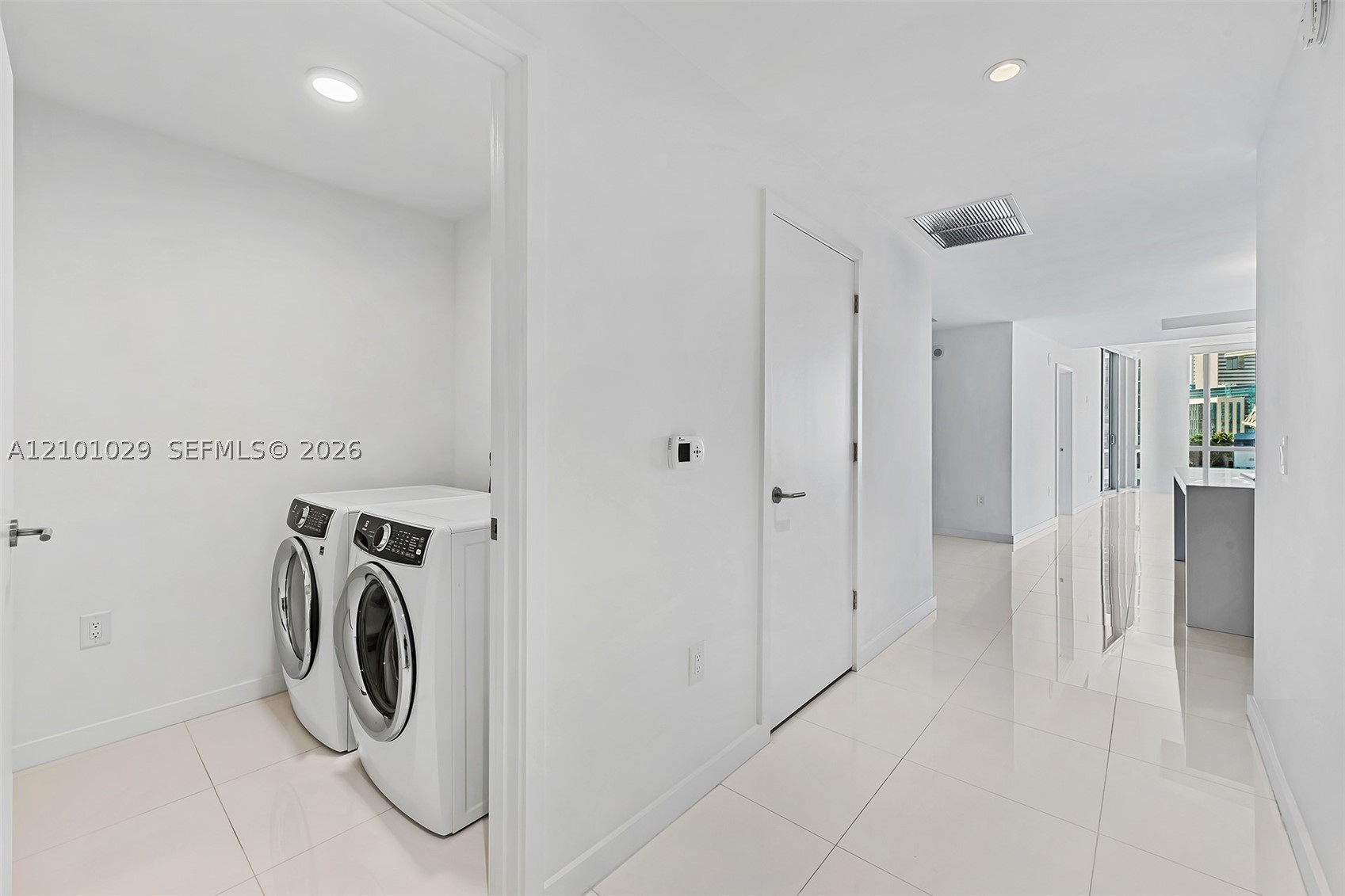 851 NE 1st Ave #1012, Miami FL 33132
