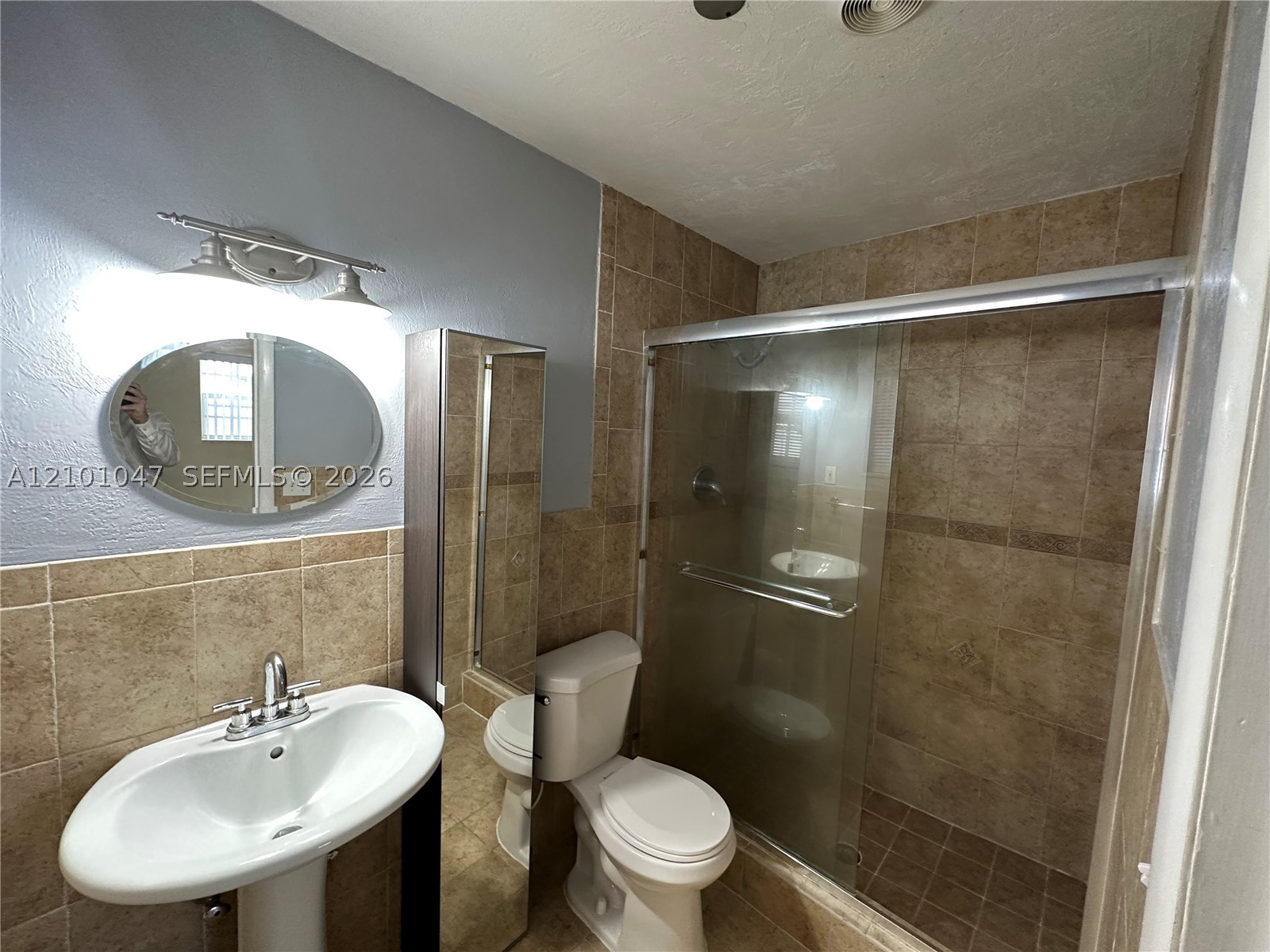 112 NE 206th Ter, Miami Gardens FL 33179