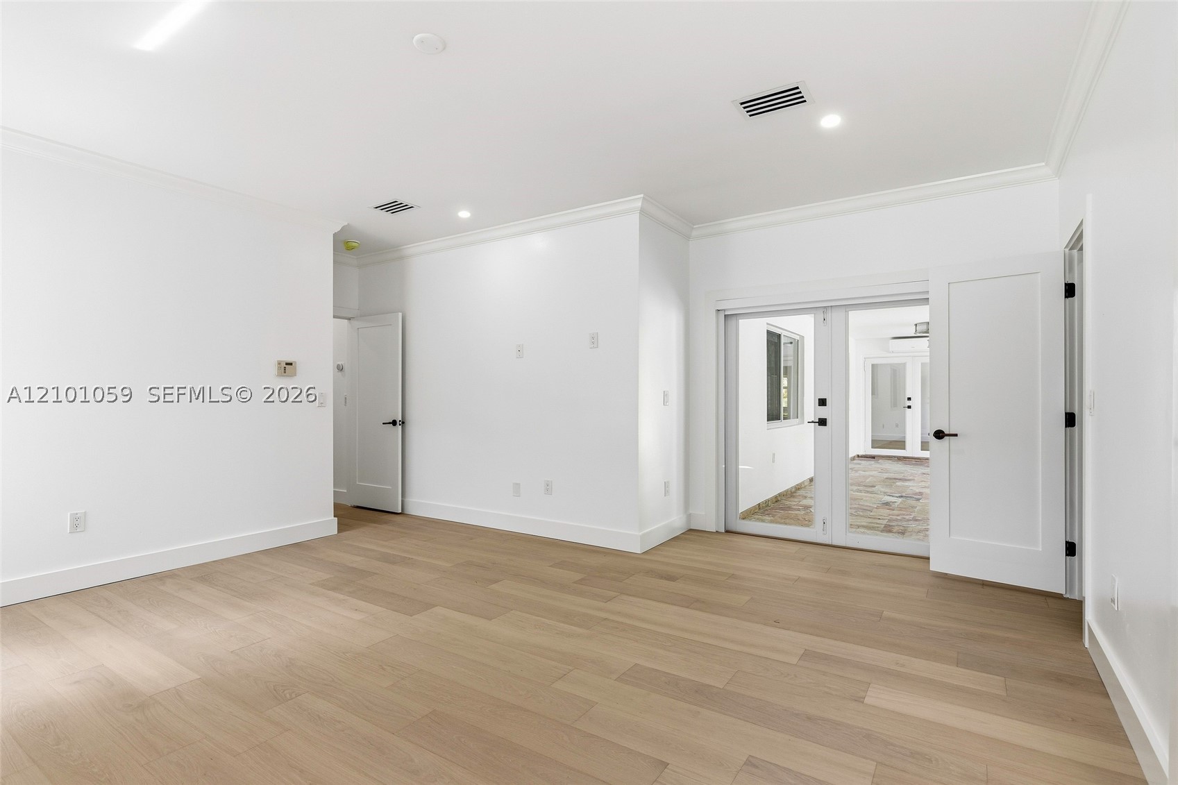 6421 Miller Dr, South Miami FL 33155