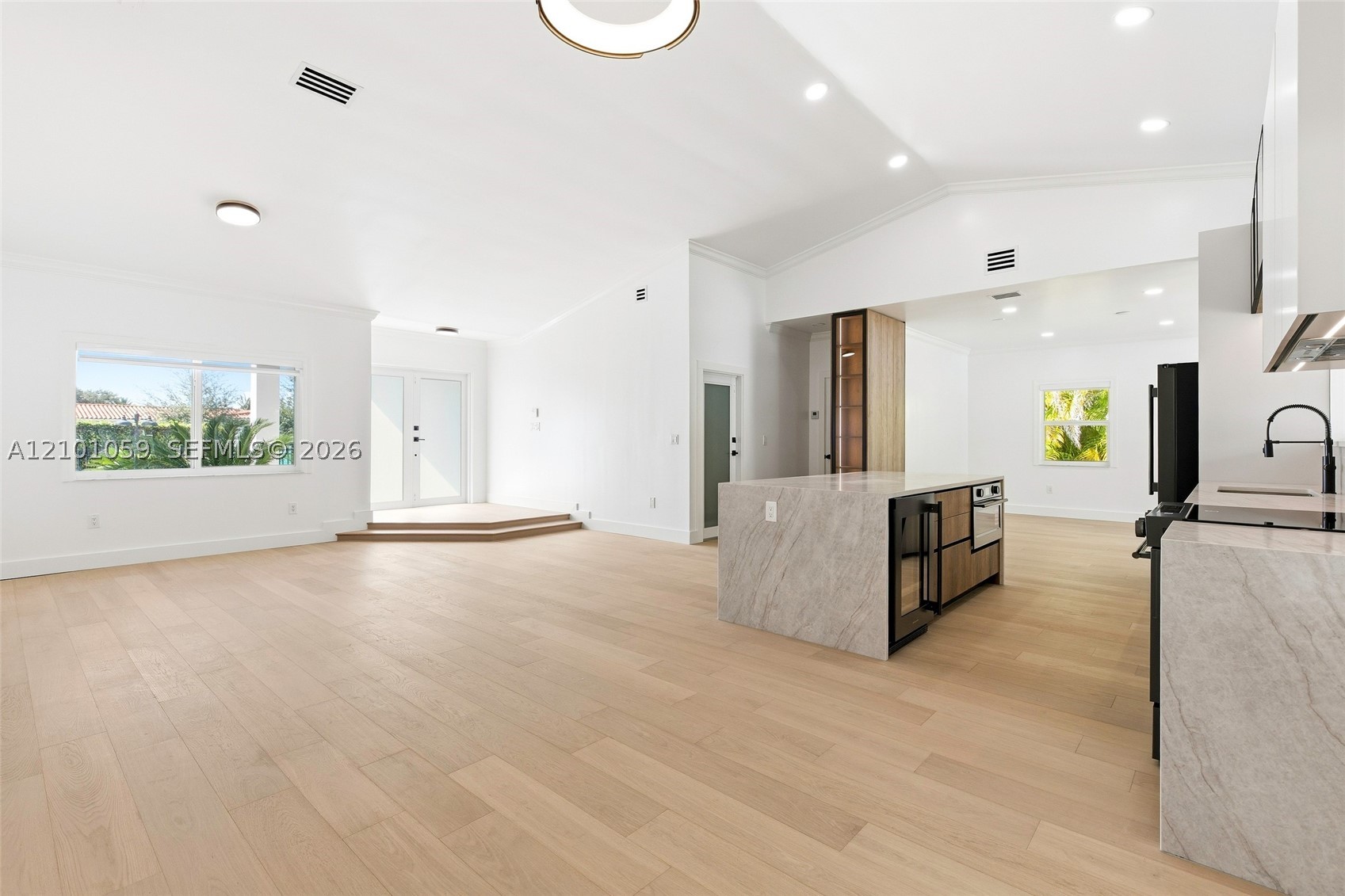 6421 Miller Dr, South Miami FL 33155