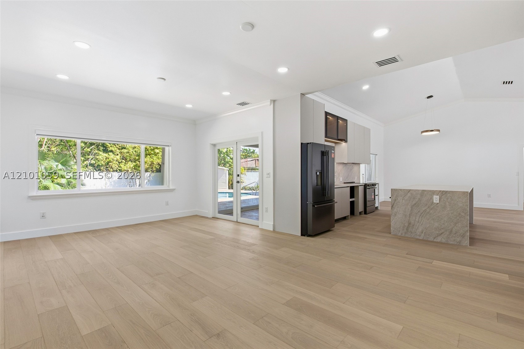 6421 Miller Dr, South Miami FL 33155