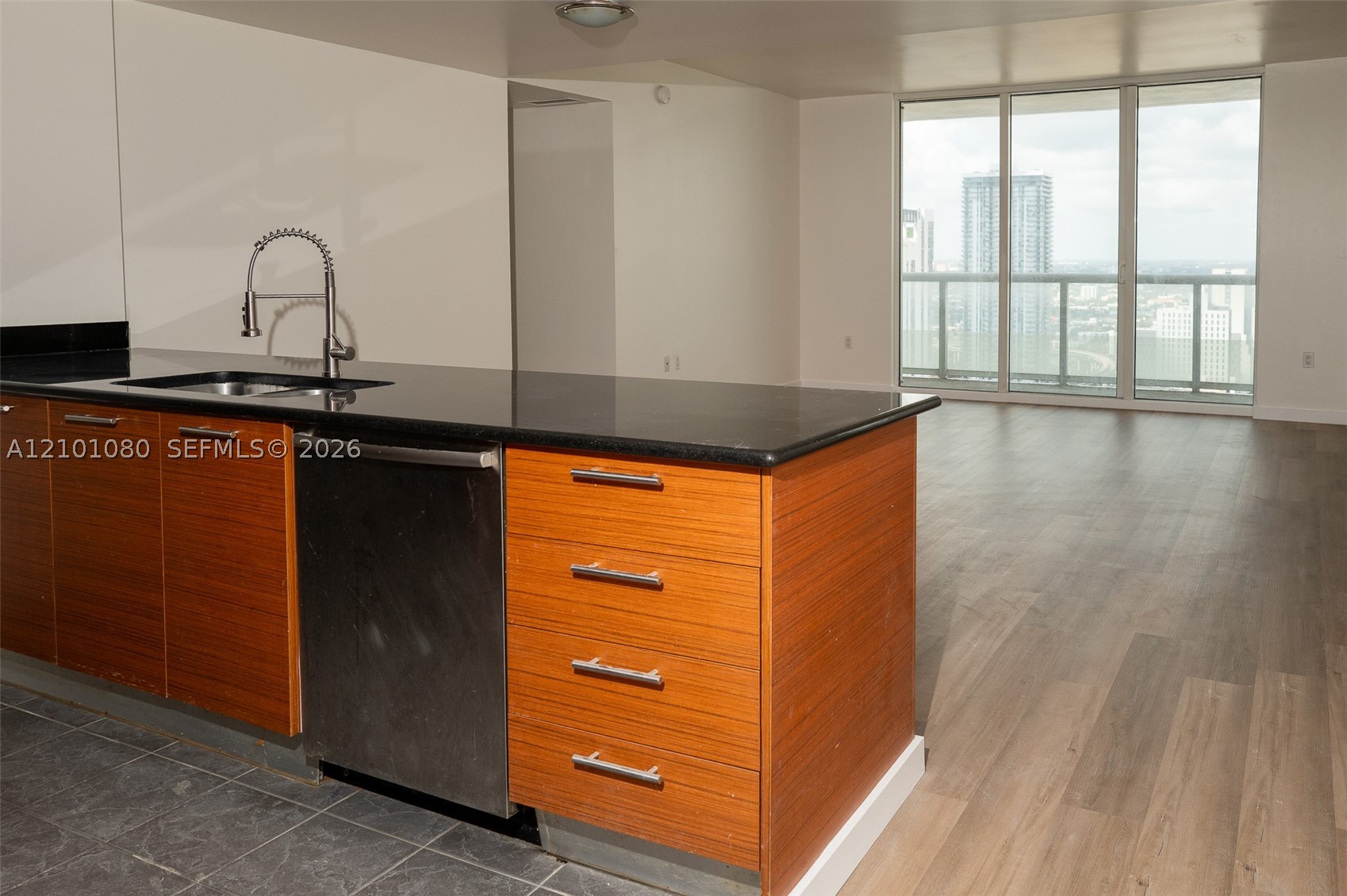 50 Biscayne Blvd #4111, Miami FL 33132