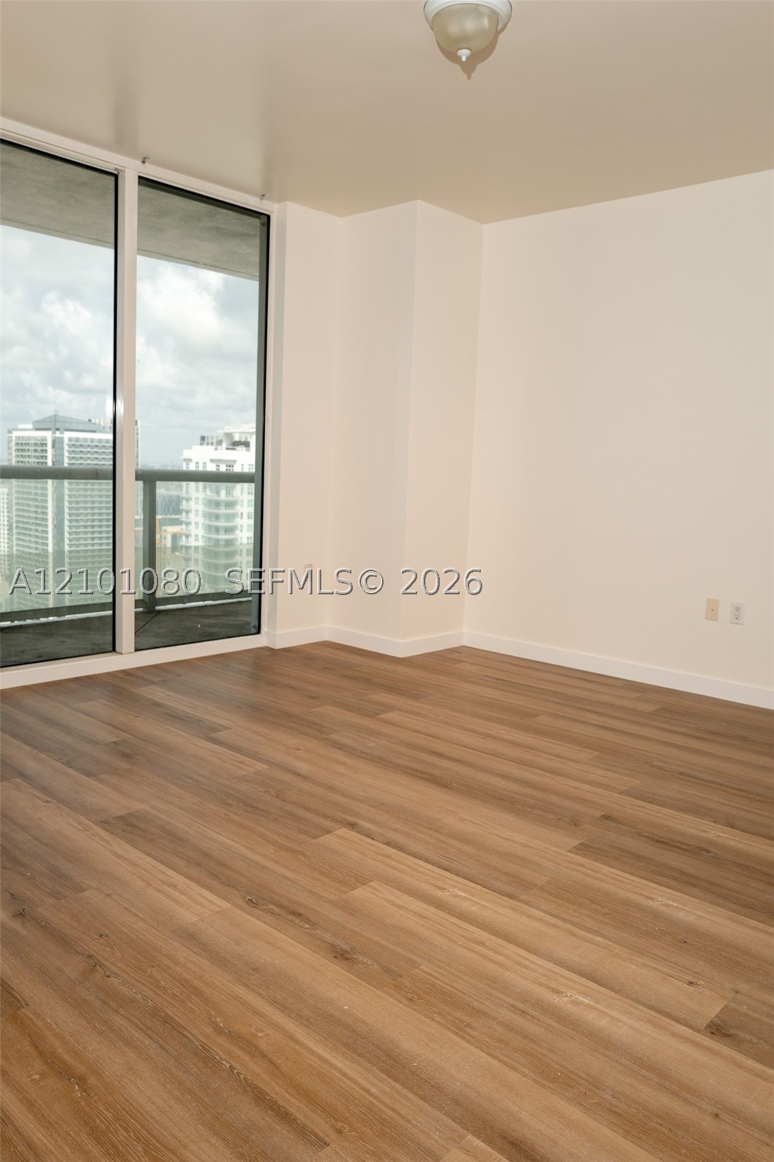 50 Biscayne Blvd #4111, Miami FL 33132