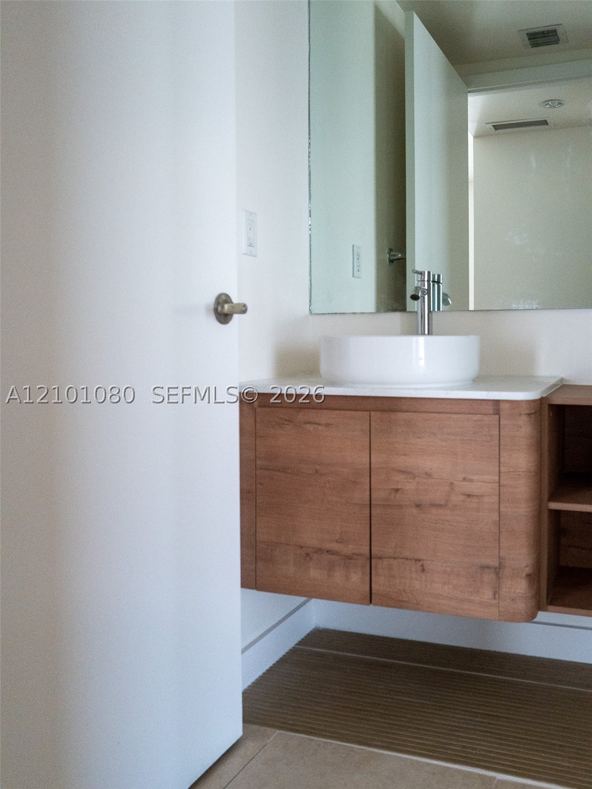 50 Biscayne Blvd #4111, Miami FL 33132