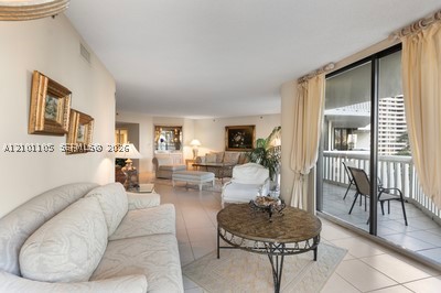 2000 Island Blvd #609, Aventura FL 33160