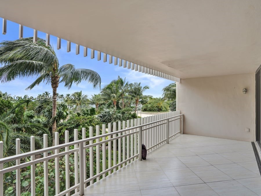 2 Grove Isle Dr #B305, Miami FL 33133