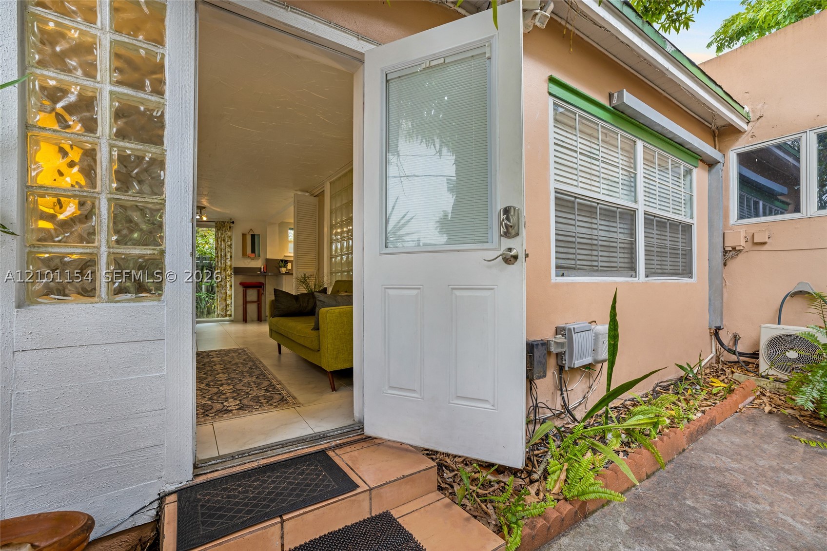 917 SE 2nd Ct, Fort Lauderdale FL 33301