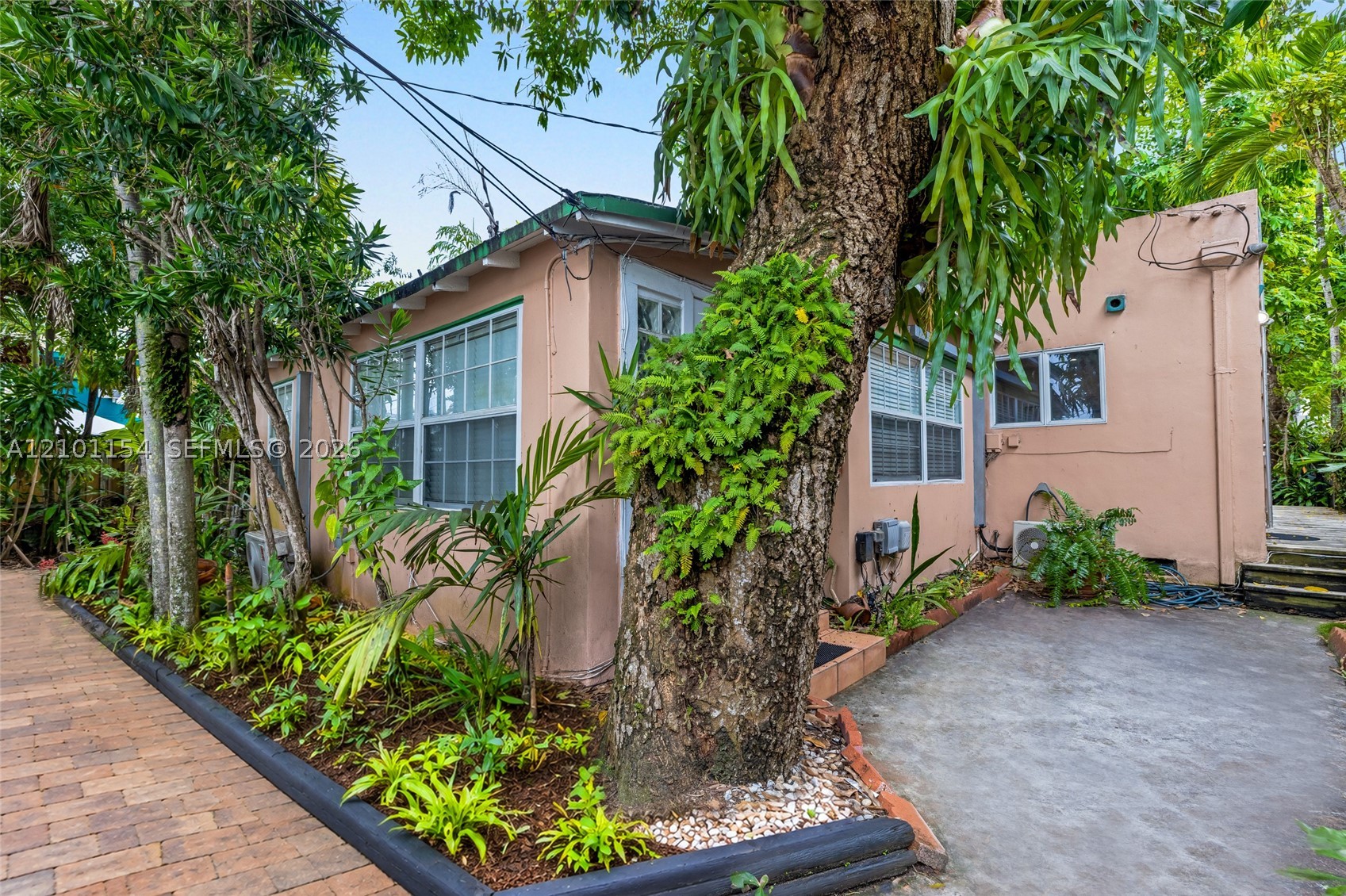 917 SE 2nd Ct, Fort Lauderdale FL 33301