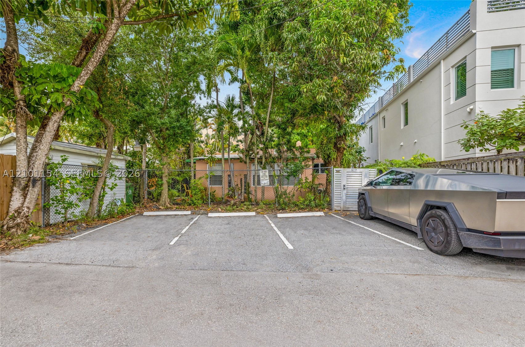 917 SE 2nd Ct, Fort Lauderdale FL 33301