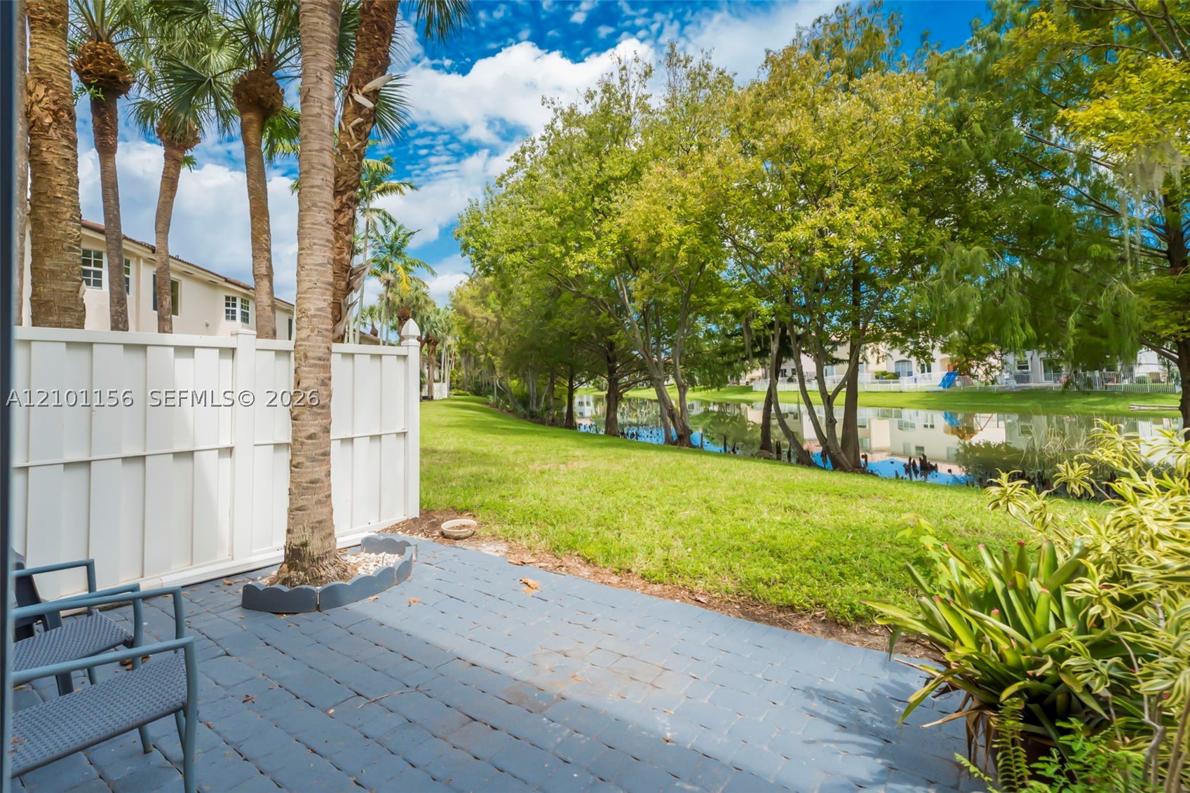 2125 NW 77th Way #101, Pembroke Pines FL 33024