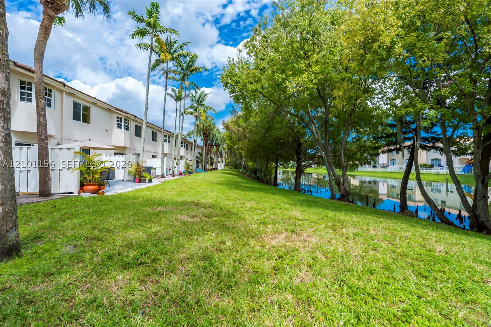 2125 NW 77th Way #101, Pembroke Pines FL 33024