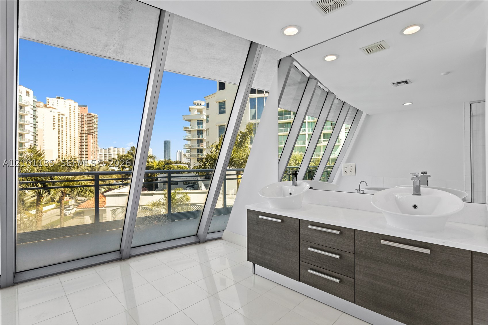 2950 NE 188th St #349, Aventura FL 33180