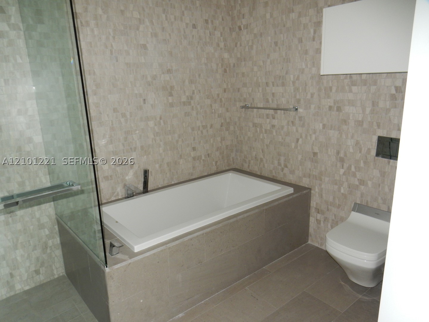 88 SW 7th St #2703, Miami FL 33130