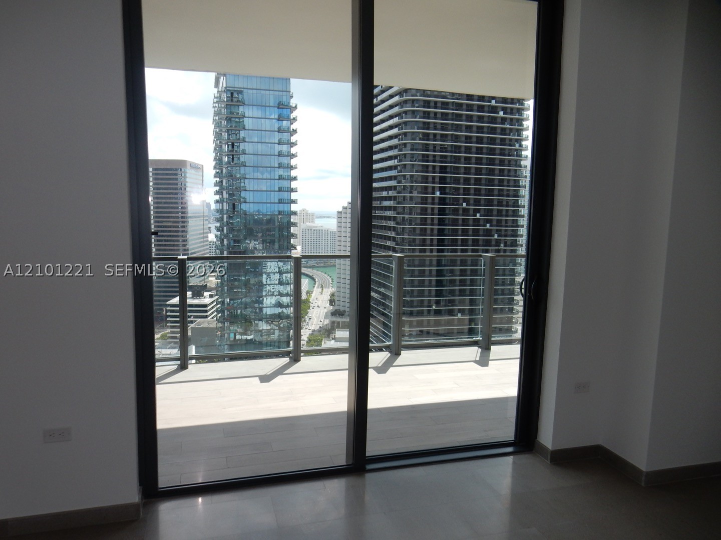 88 SW 7th St #2703, Miami FL 33130
