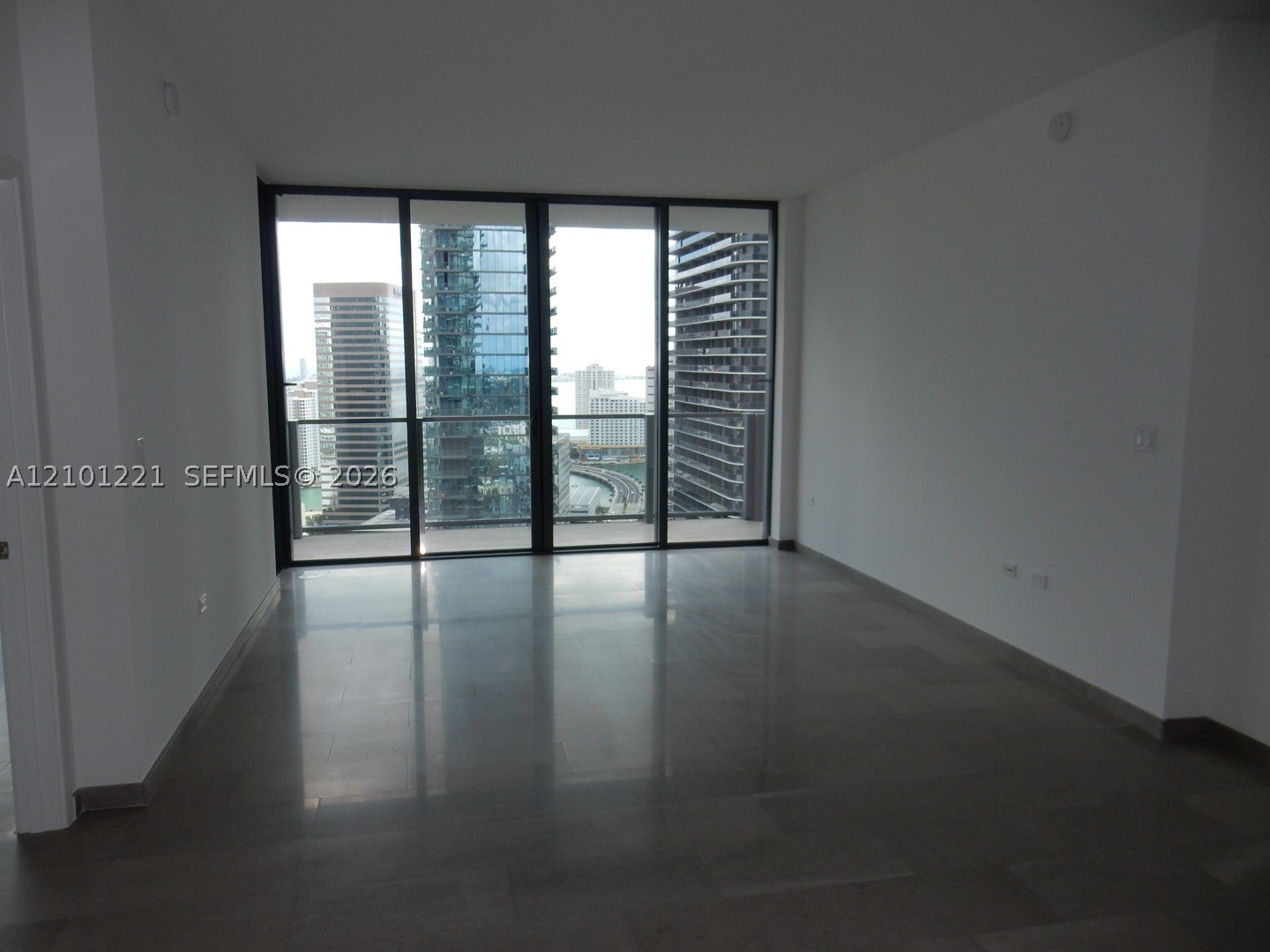 88 SW 7th St #2703, Miami FL 33130