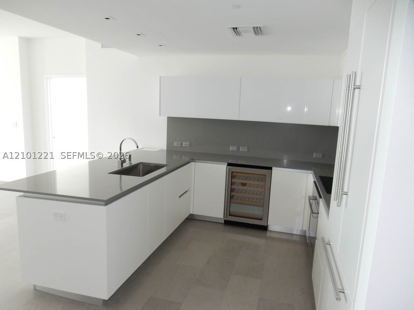 88 SW 7th St #2703, Miami FL 33130